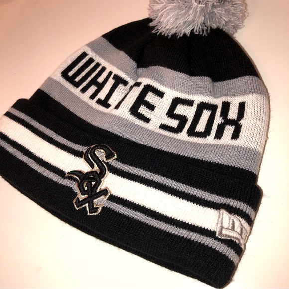 Men’s Chicago White Sox, new Era knit hat - Picture 2 of 4